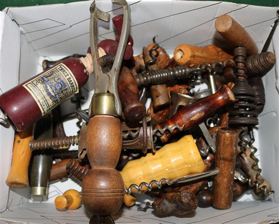 Collection of wood, horn and bone handled corkscrews, 19th/20th century